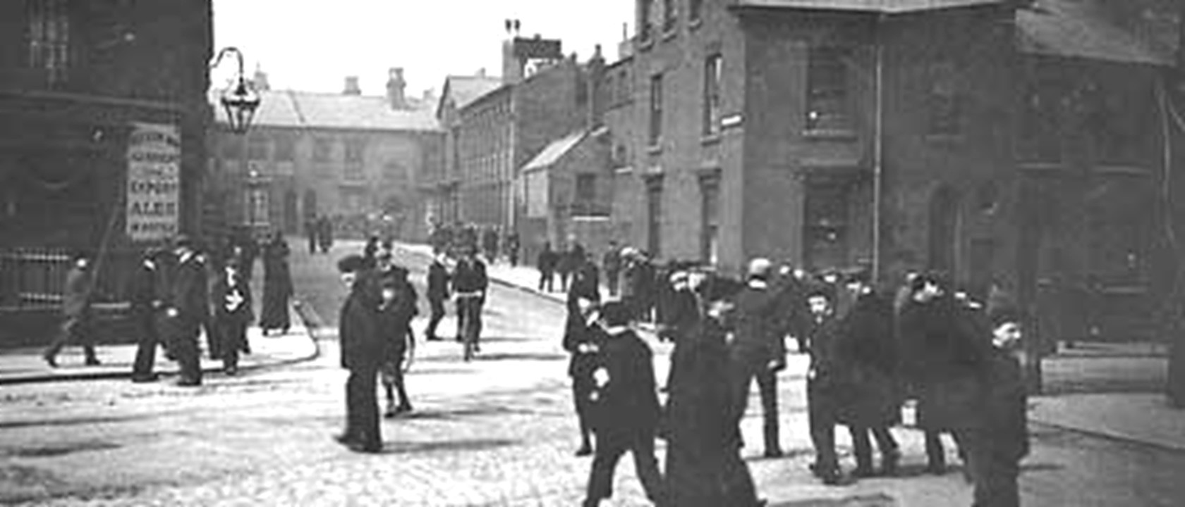 The Chamberlain Clock and Vyse Street in Birmingham's Jewellery Quarter, photographed in the early 1900s